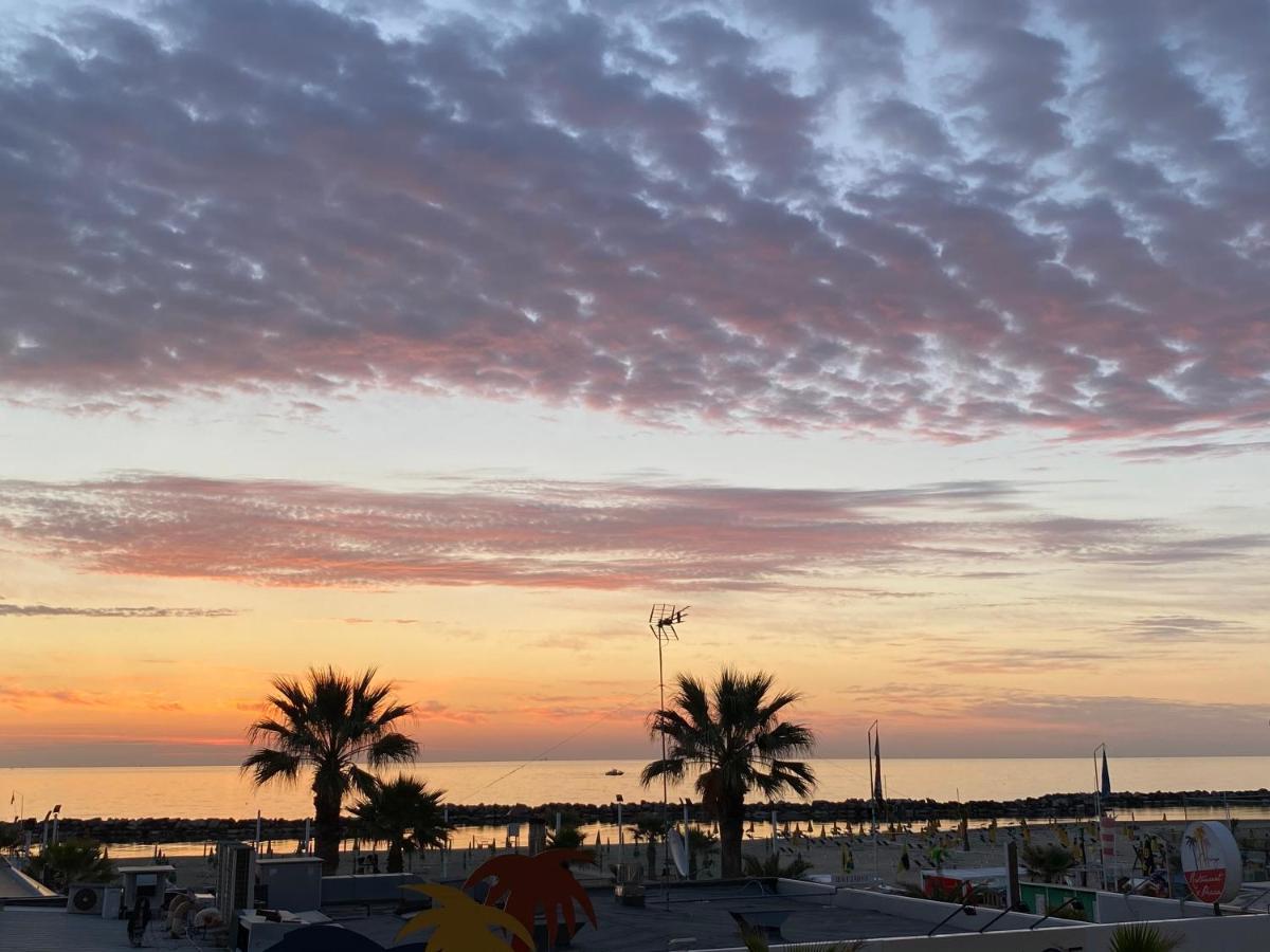 Favolosa Vista Mare Apartment Rimini Exterior photo