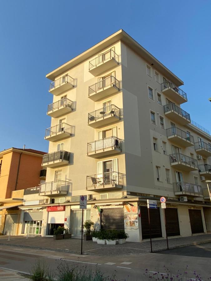 Favolosa Vista Mare Apartment Rimini Exterior photo