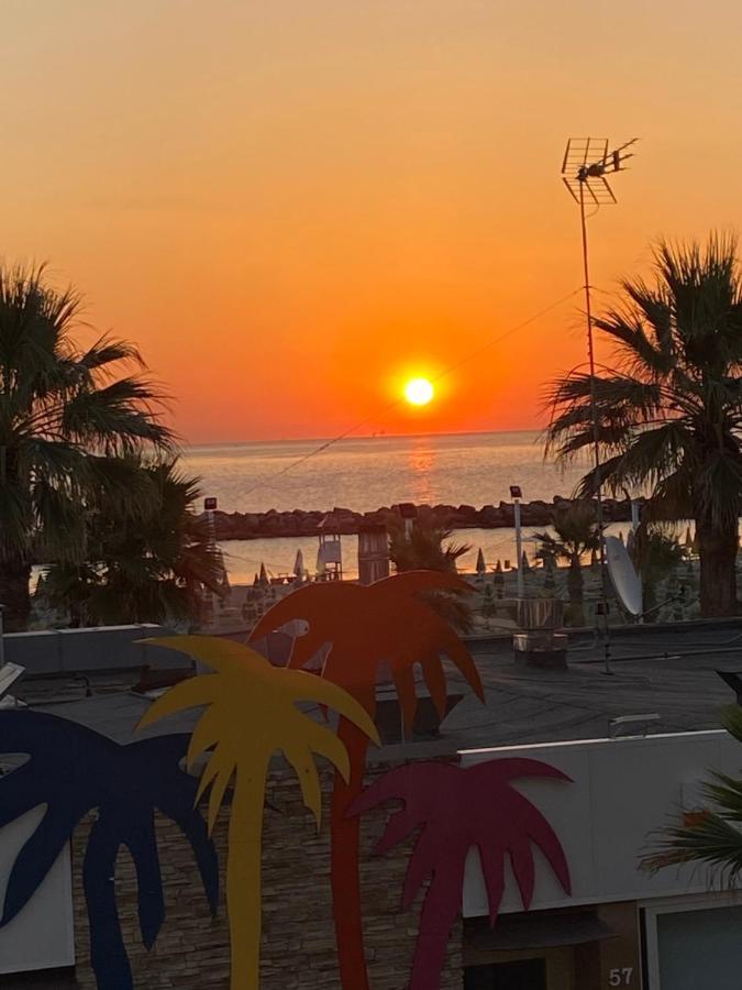 Favolosa Vista Mare Apartment Rimini Exterior photo